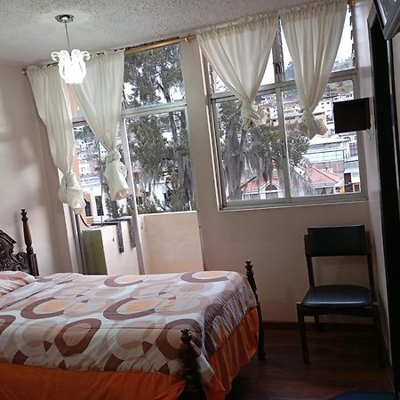Hotel Saraguro ロハ エクステリア 写真
