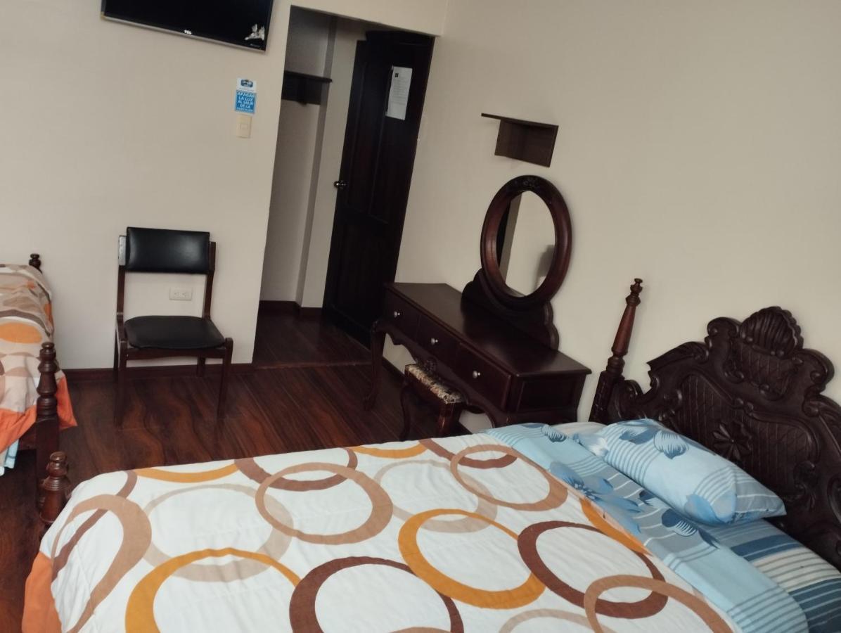 Hotel Saraguro ロハ エクステリア 写真